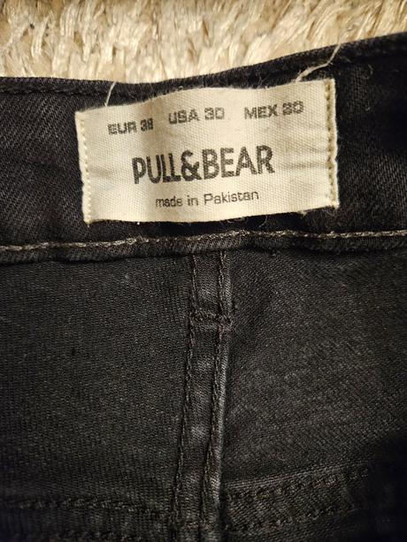Panské šortky, pull&bear,38