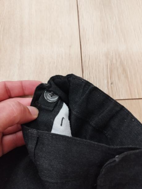 Tesilové kraťasy, 128