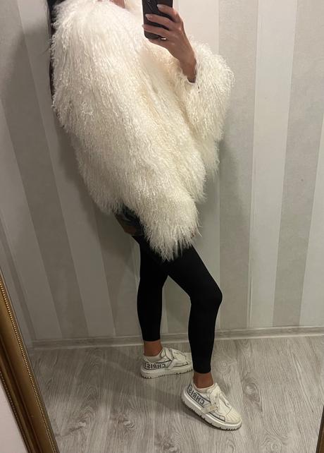 Kozuch z mongolskej ovce, s