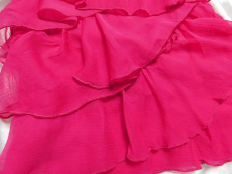 Velmi pekny volanikovy top, girl2girl,116