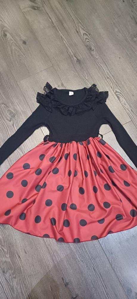 Slávnostné šaty, 122