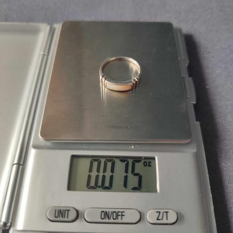 Krásny strieborný prsteň,