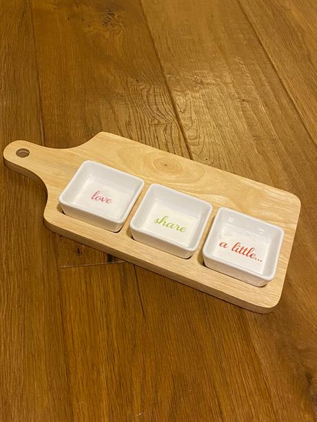 Servírovacia sada misiek na drevenom podnose, 