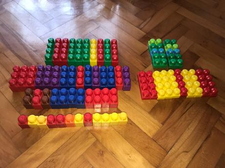 Stavebnica - 68 kusov,