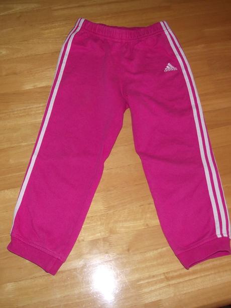 dievcenske tepláky, adidas,104