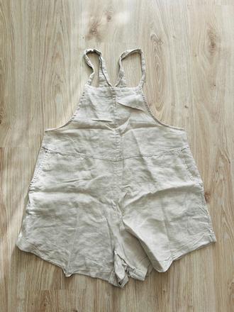 Skvelý ľanový overal značky oysho, s