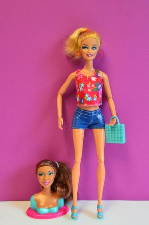 Barbie bábika, 