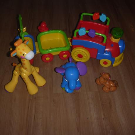 Hudobný vláčik fisher price (anglický),
