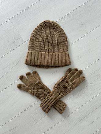 Ciapka a rukavice, zara