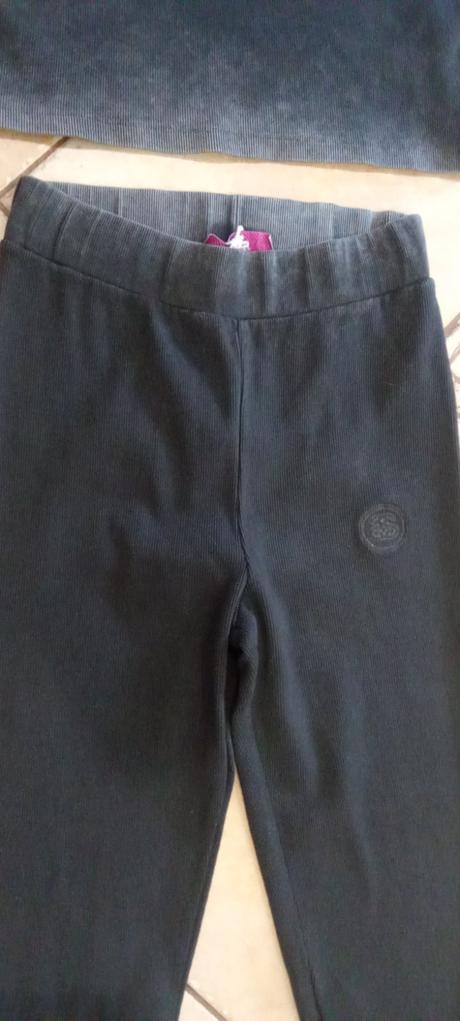 Krásny rebrovany sivý set, l