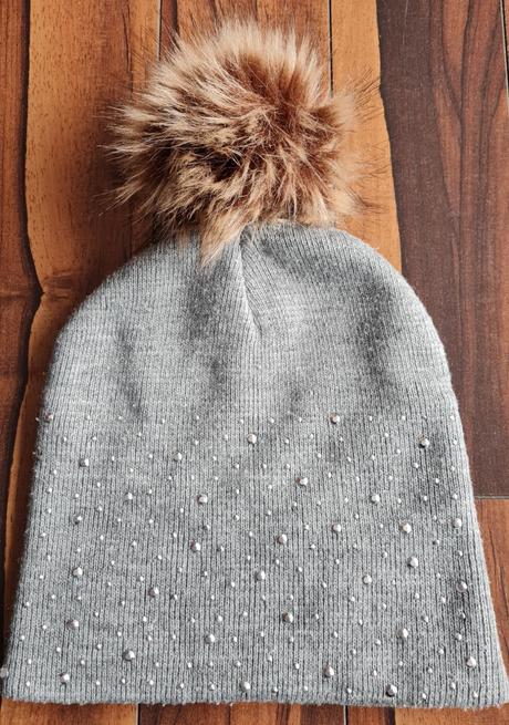 Čiapka s brmbolčekom,