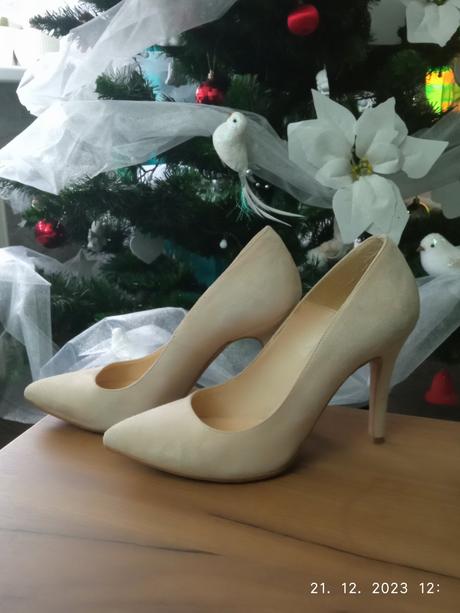 Lodičky z brúsenej kože, 37