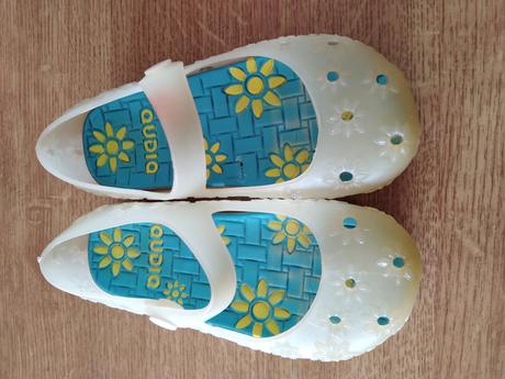 Topánočky do vody, 25