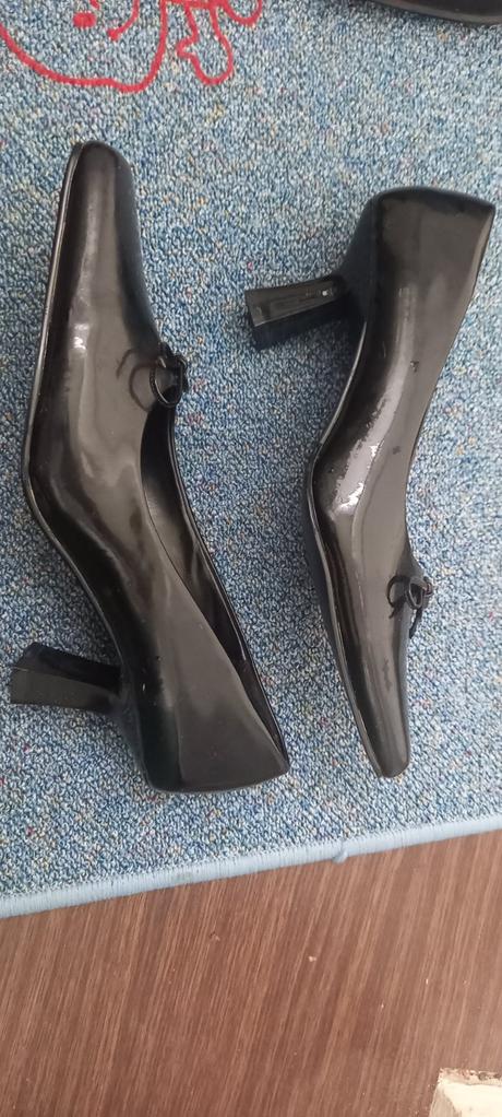 Lakované lodicky, 40