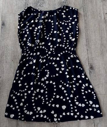 Šaty so srdiečkami, 38
