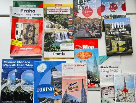 Rozne mapy, plany miest, turisticki sprievodcovia, 