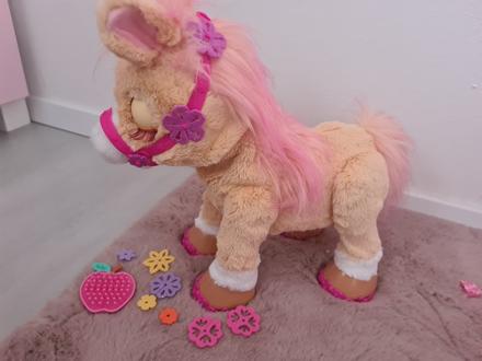 Pony fluffy cinnamon,