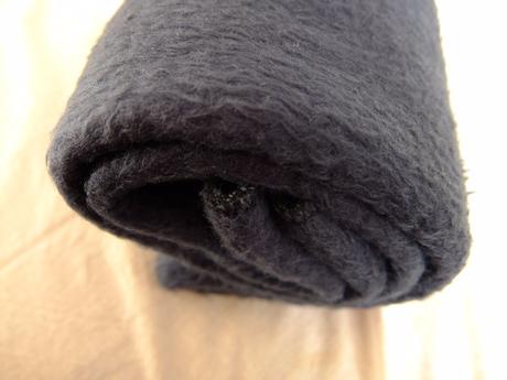 Tmavomodrá deka 95 x 74 cm,