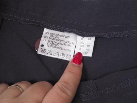 Kvalitné sukňové kraťasy, 44