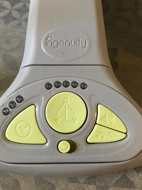 Hojdacie kresielko s hudbou,