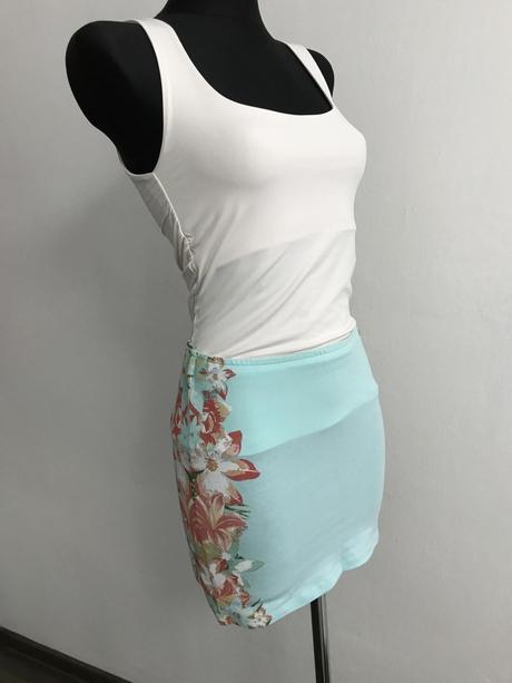 Kvietkovaná suknička bershka, bershka,s