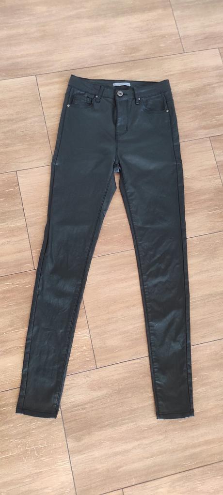 Kožené nohavice, 34