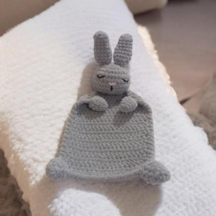 Háčkovaný mojkáčik zajačik, 