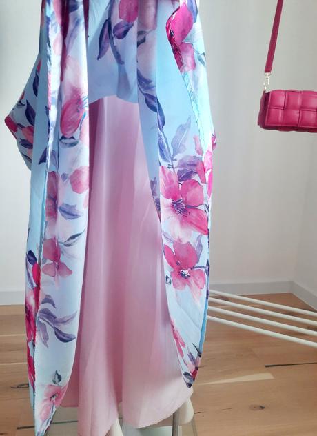 Hodvábne kvetinové šaty, m