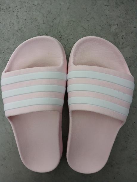 Bledoružove adidas šľapky super stav, adidas,29
