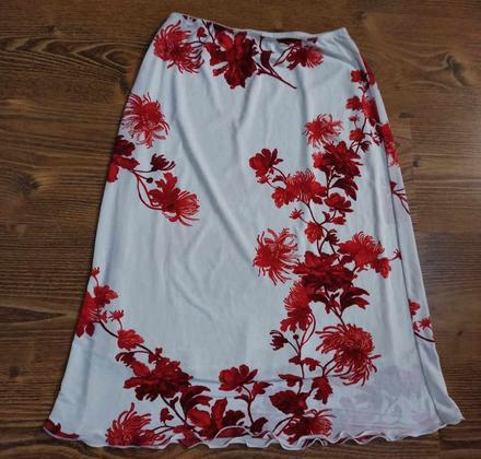 Sukňa s kvetmi, málo nosená, m/l, m