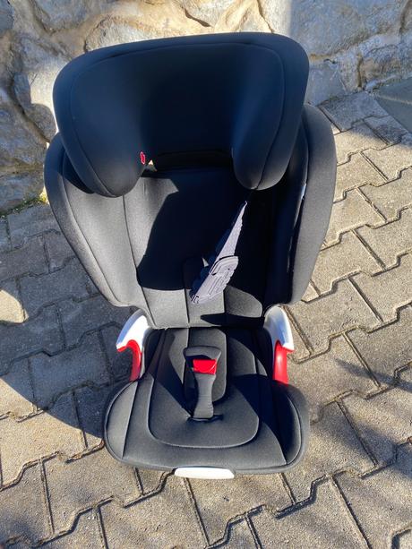 Autosedačka britax römer, 