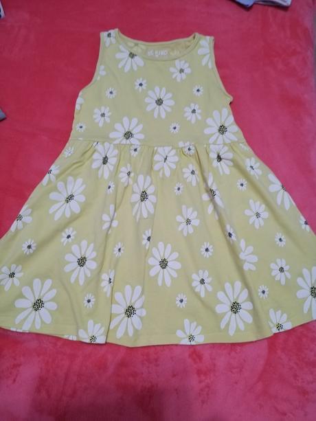 Šaty jemne zlte kvetinkove f&f 116/122, f&f,116