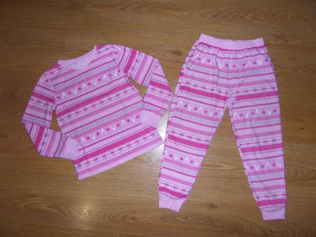 Vianočné pyžamo, 128