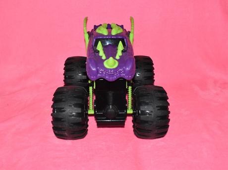Veľký hot wheels monster truck,