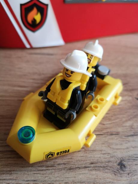 Lego city 60109 hasičský čln / loď,