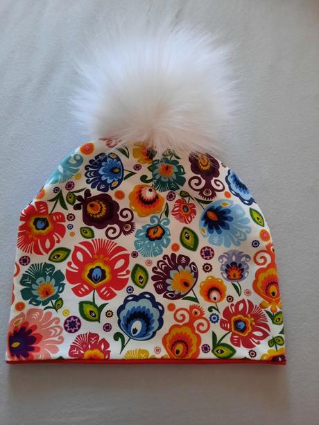 Damska ciapka na zimu, l