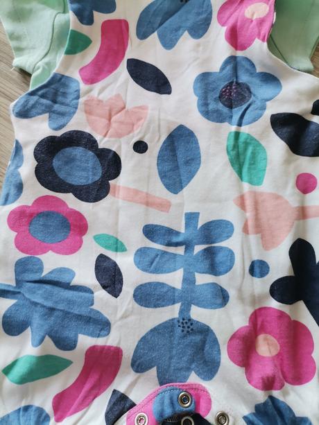 Dievčenska letná súprava - body a opalovacky, 68