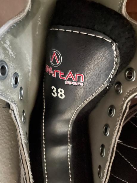 Chlapčenské korčule na lad, 38