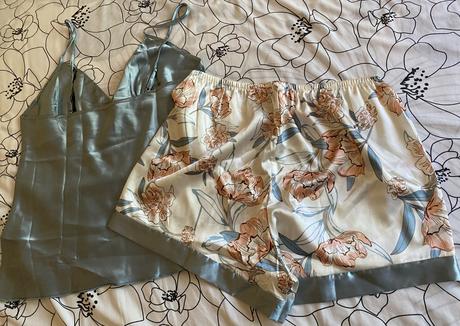 Dvojdielne krátke saténové pyžamo v. l, l