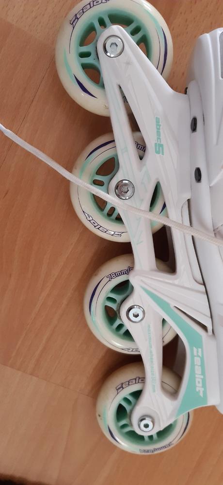 Kolieskové korčule + chrániče, zealot,40