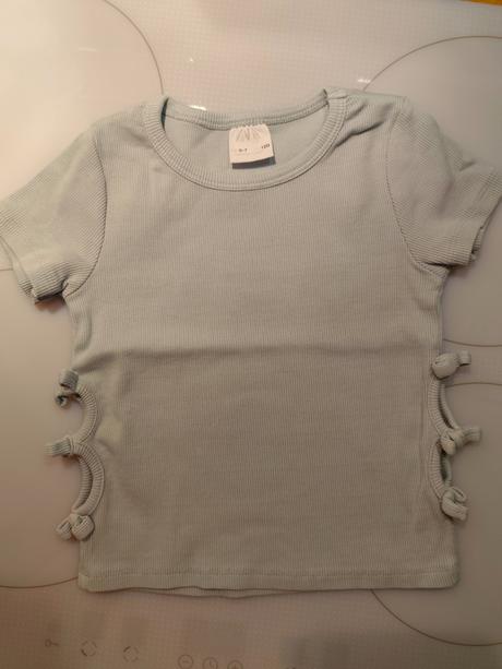 Krátke tričko zara s otvormi na bokoch, zara,122