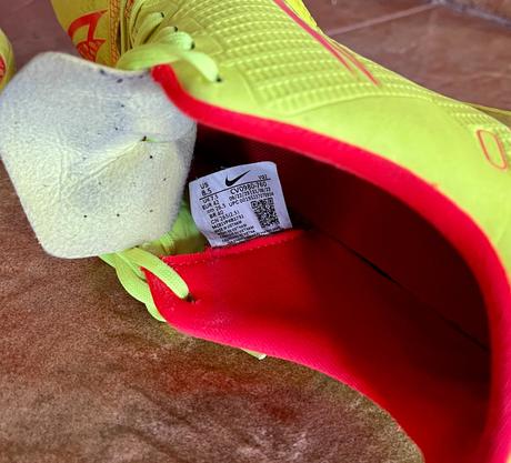Tenisky nike veľ. 42 halovky, nike,42