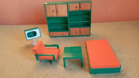 Retro nábytok na hranie,