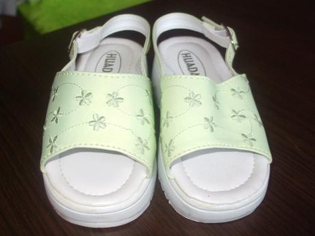 Zelenkavé kvietkované sandálky, 20