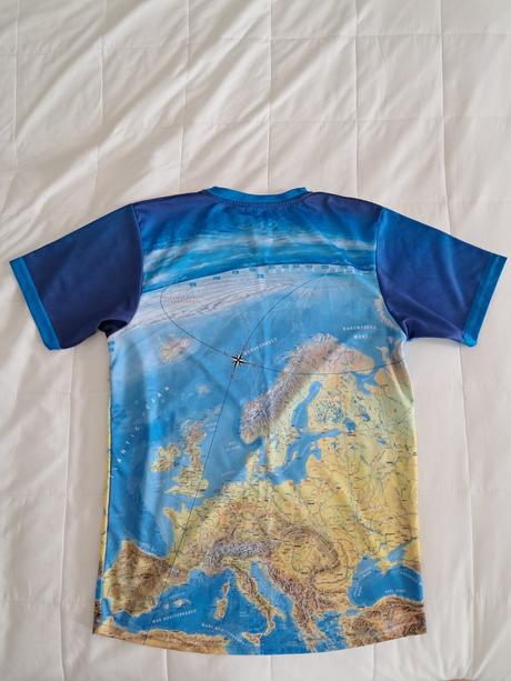 Turisticke funkcne tricko mapa europy, s