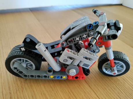 Lego technic motorka, 