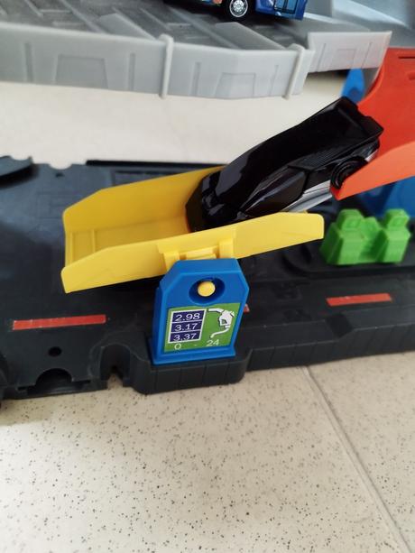 Hot wheels garáž/ parkovací dom, 