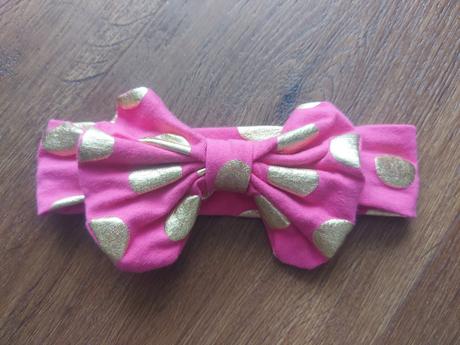 Celenka so zlatymi bodkami, 