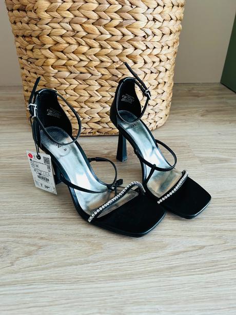 Nádherné kamienkové sandále značky zara, pc 60 usd, zara,37