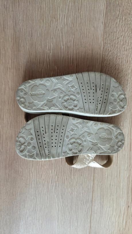 Ĺahučké sandálky, geox,29